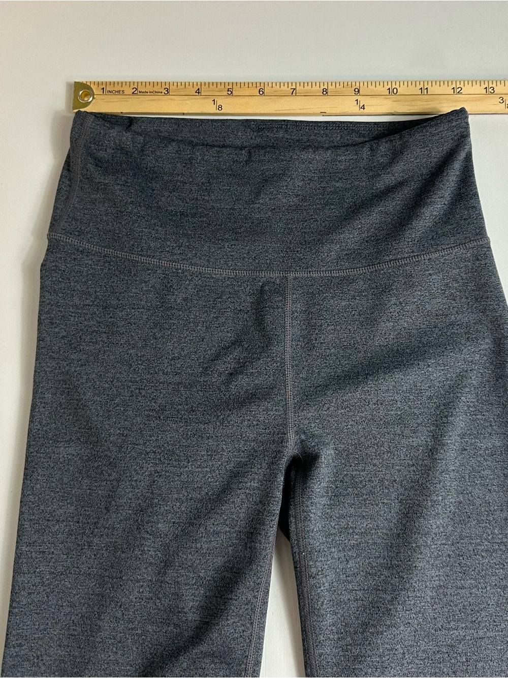 Lilly Pulitzer Luxletic Weekender High Rise Leggings Gray Metallic Print Size S - Picture 6 of 11